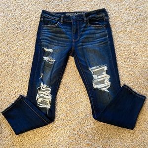 NWOT - American Eagle distressed jegging